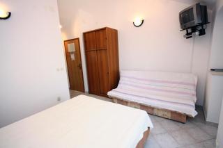 Apartments by the sea Necujam, Solta - 5182 - 5