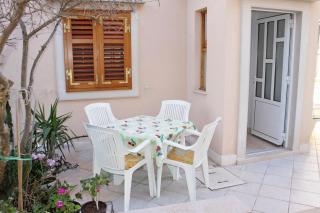 Apartments with parking spaces Supetar, Brac - 6037 - 3