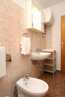 Apartments by the sea Seget Vranjica, Trogir - 1051 - Seget Vranjica - 3