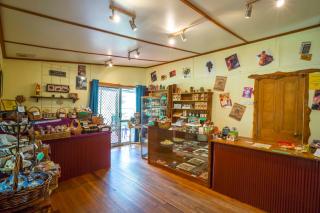 Wisteria Cottage - 1