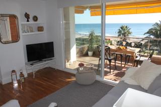 GAVA 2 BEACHFRONT PENTHOUSE - 3