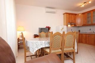 Apartments by the sea Sutomiscica, Ugljan - 8474 - 1