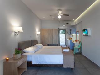 Locanda Barbati Luxury ApartHotel - Barbati - 2