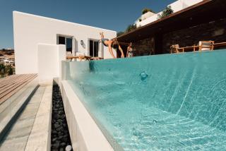Hide Out Suites - Mylopotas - 1