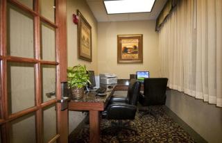 Best Western Plus Mid Nebraska Inn & Suites - Kearney - 9