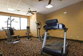 Best Western Plus Mid Nebraska Inn & Suites - Kearney - 6