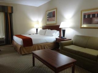 Windsor Inn & Suites - Dodge City - 0