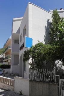Apartments by the sea Baska Voda, Makarska - 6848 - 1