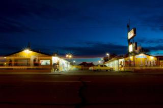 Brad's Desert Inn - 3