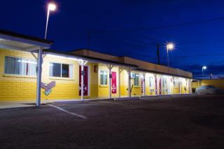 Brad's Desert Inn - 7