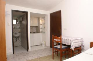Apartments with a parking space Pisak, Omis - 4281 - Mimice - 1