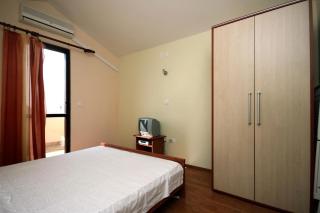 Apartments by the sea Duce, Omis - 4852 - Duće - 3