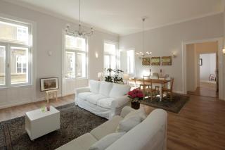 Urban Haven - 3 Beds, 3 Baths, Free Parking, Near Central Market - Budapest - 5