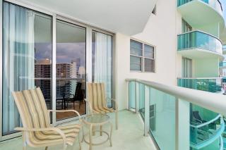 Beautiful Beach Apartment by Miami Te Espera - Hollywood Beach 14S - 4