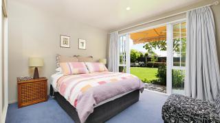 Olive House Bed and Breakfast - Christchurch - 4