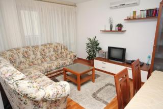 Apartments with a parking space Omis - 5989 - 9