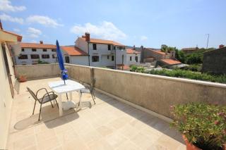 Studio Cres 7984a - 9