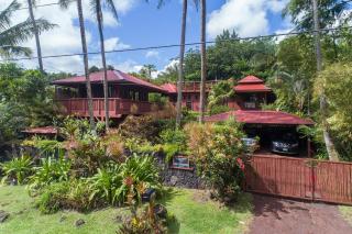 The Bali House and Cottage at Kehena Beach Hawaii - Kehena - 0