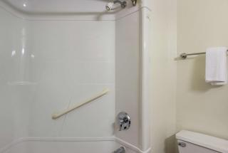 Motel 6-Whitby, ON - Toronto East - 2