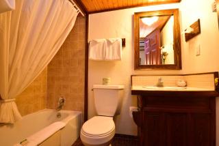 Sequim West Inn - 8