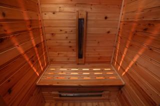 Studio-Apartment VAL - Luxury massage chair - Private SPA- Hot Tub, Infrared Sauna, , Parking with video surveillance, Entry with PIN 0 - 24h, FREE CANCELLATION 24 hours before Check In - Slavonski Brod - 2