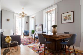 Alfama Sophisticate Flat With Balconies 2Bedrs 2Baths & AC in 19th Century Building Historic Center - Lisboa - 4
