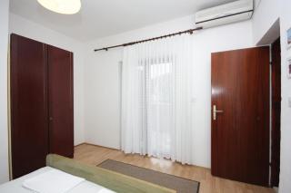 Apartments with parking space Supetar, Brac - 5670 - Supetar - 1