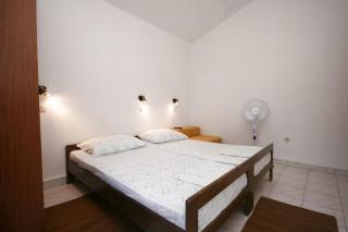 Apartments by the sea Zaostrog, Makarska - 6799 - 1