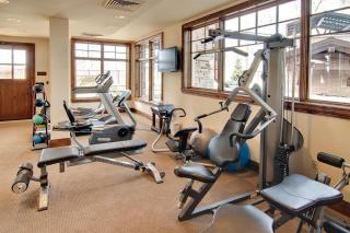 Silver Strike Lodge #403 - 2 Bed + Den - 8