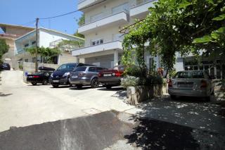 Apartments by the sea Omis - 8334 - 8