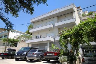 Apartments by the sea Omis - 8334 - 4