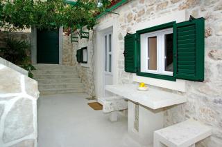 Apartment Menego A2 BOL-CENTER, Croatia - 3