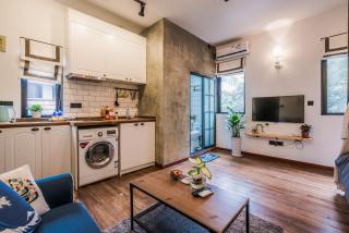 Shanghai Apartment Good Location 1200 - 5