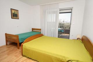Apartments by the sea Duce, Omis - 5261 - Dugi Rat (Punta Lunga) - 5