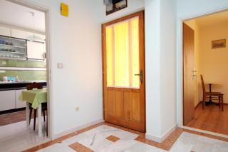 Apartments with parking space Supetar, Brac - 5612 - 5