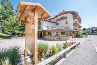 Al Pian Garnì Hotel - B&B & Pizza - Vattaro - 0