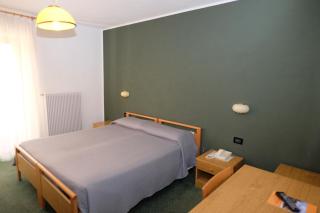 Al Pian Garnì Hotel - B&B & Pizza - Vattaro - 9