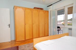 Apartments with parking space Senj - 5572 - 5