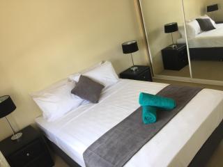 Cairns Golf Course Apartment - Cairns - 2