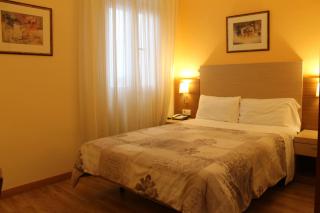 Hotel Mirador Puerta del Sol - 9