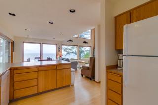 Cliffside Serenity - 7