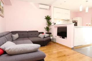 Apartments with a parking space Zrnovnica, Split - 9493 - 9