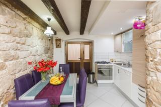 Seaside holiday house Kastel Stafilic, Kastela - 11165 - 1