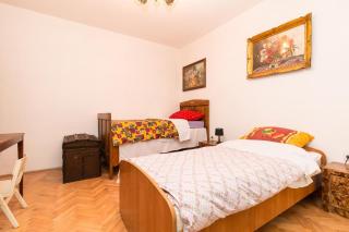 Apartments with a parking space Kastel Kambelovac, Kastela - 12369 - 7