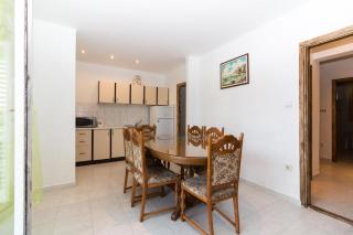 Apartments with a parking space Kastel Kambelovac, Kastela - 12369 - 3