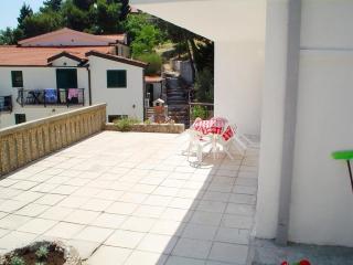 Apartments by the sea Mimice, Omis - 2774 - Mimice - 1