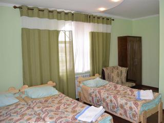 Flamingo Hotel - Karakol - 0