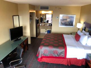 Ramada by Wyndham San Diego National City - 2