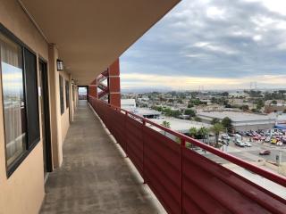 Ramada by Wyndham San Diego National City - 7