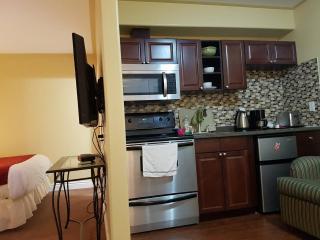 Bayside Inn & Waterfront Suites - Kingston - 2